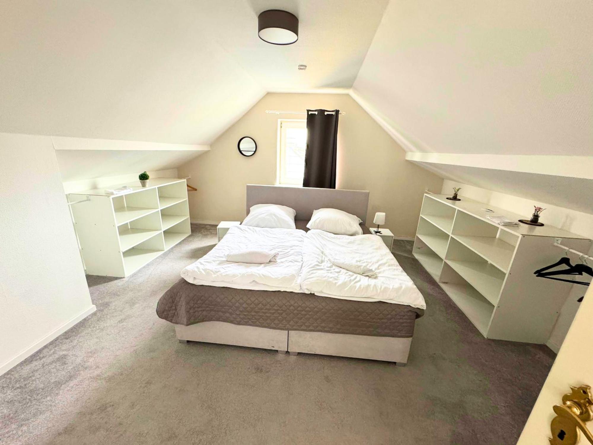 Lofty Maisonette Wohnung, A Lage, 10 Min Zur Messe Fuer Bis Zu 6 Personen