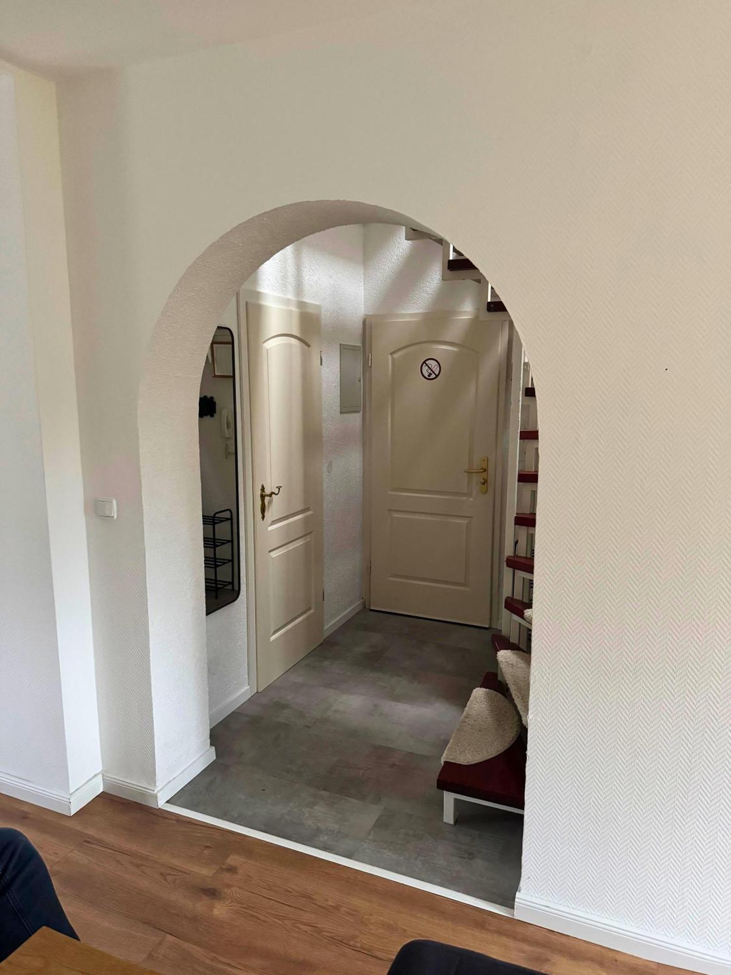 Lofty Maisonette Wohnung, A Lage, 10 Min Zur Messe Fuer Bis Zu 6 Personen *